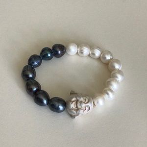 White and black pearl yin yang bracelet